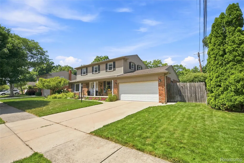 41138 Crestwood Drive Plymouth Charter Township MI 48170