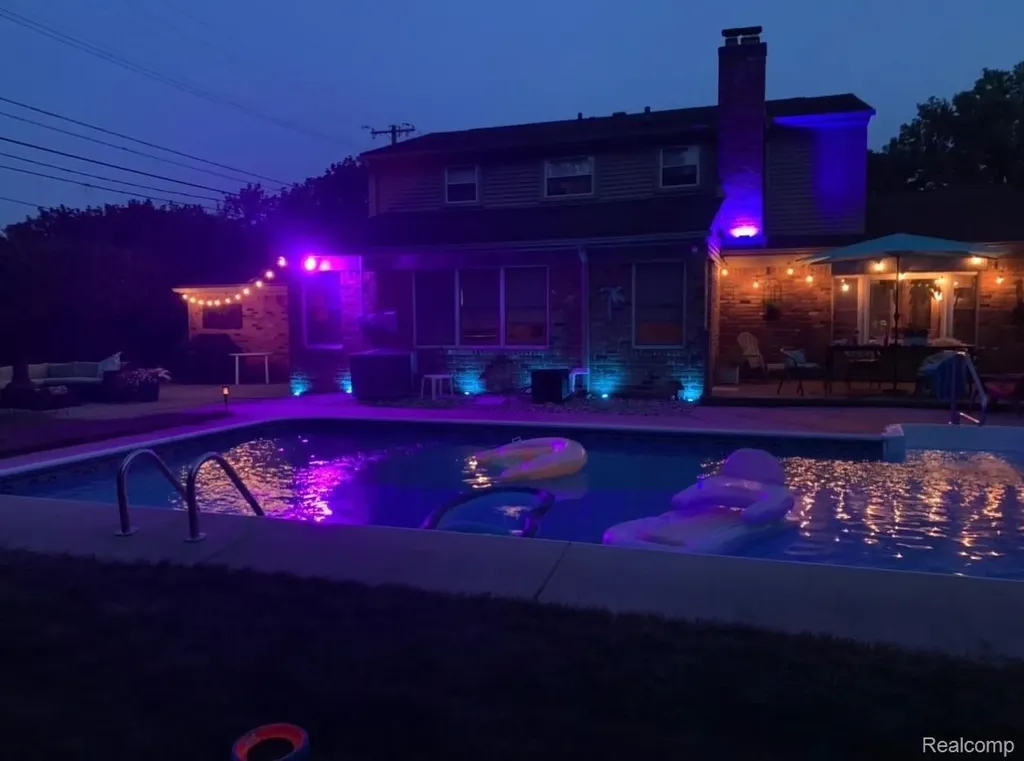 41138 Crestwood Drive Plymouth Charter Township MI 48170