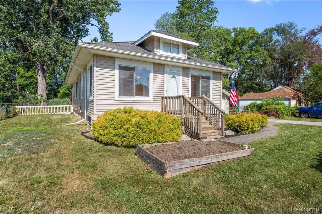 34868 W Jefferson Avenue Brownstown Charter Township MI 48173