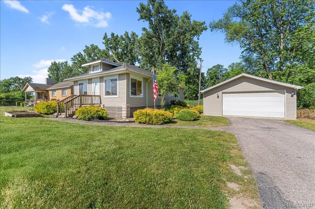 34868 W Jefferson Avenue Brownstown Charter Township MI 48173