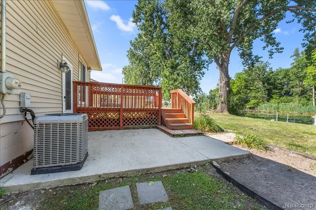 34868 W Jefferson Avenue Brownstown Charter Township MI 48173