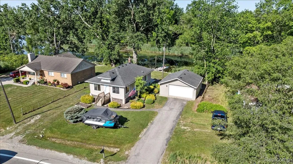 34868 W Jefferson Avenue Brownstown Charter Township MI 48173