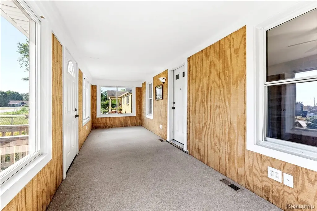 34868 W Jefferson Avenue Brownstown Charter Township MI 48173