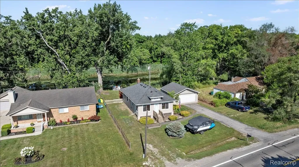 34868 W Jefferson Avenue Brownstown Charter Township MI 48173