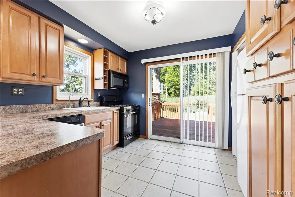 34868 W Jefferson Avenue Brownstown Charter Township MI 48173