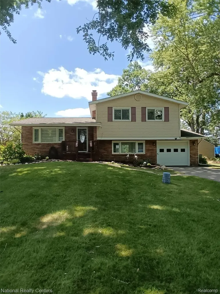 15280 Riviera Shores Drive Holly Township MI 48442