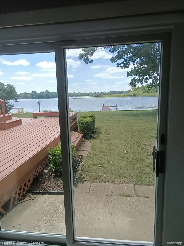 15280 Riviera Shores Drive Holly Township MI 48442