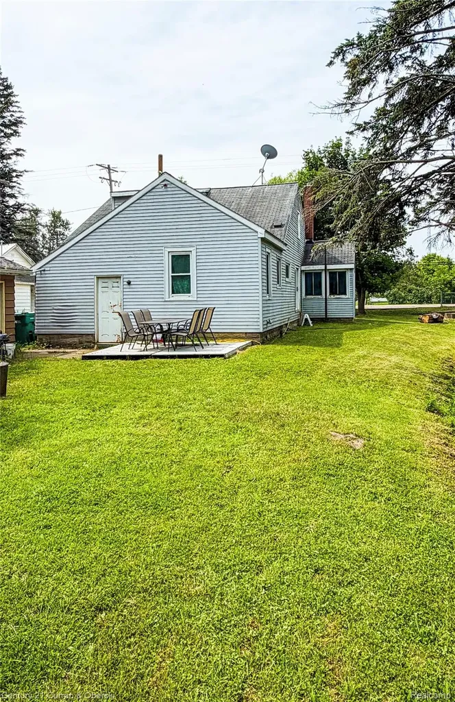 209 S Fifth Street Roscommon Village MI 48653