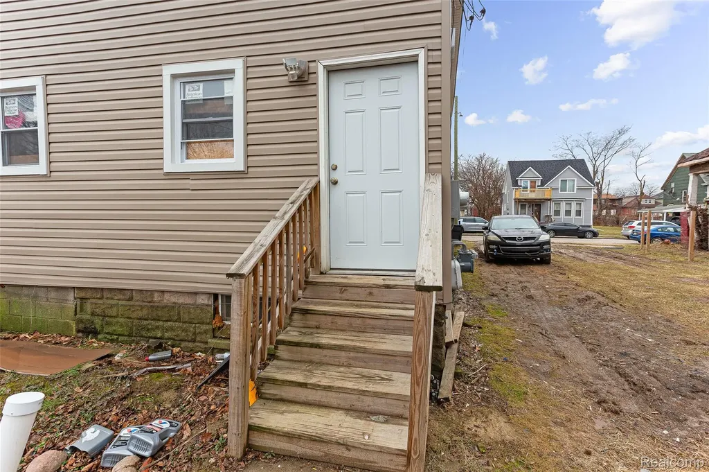 5860 Hazlett Street Detroit City MI 48210
