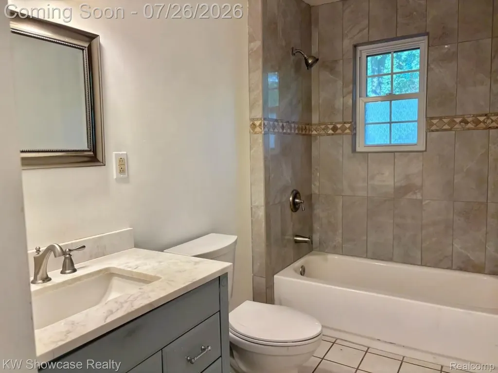 8835 Long Lane Independence Charter Township MI 48348
