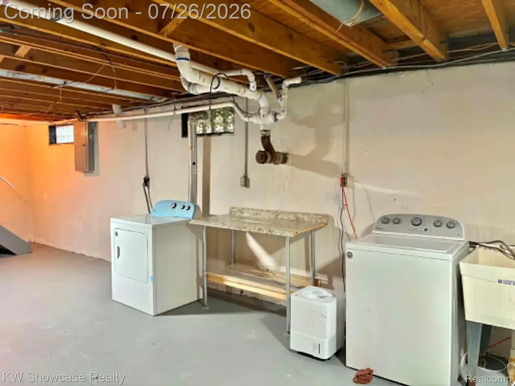 8835 Long Lane Independence Charter Township MI 48348