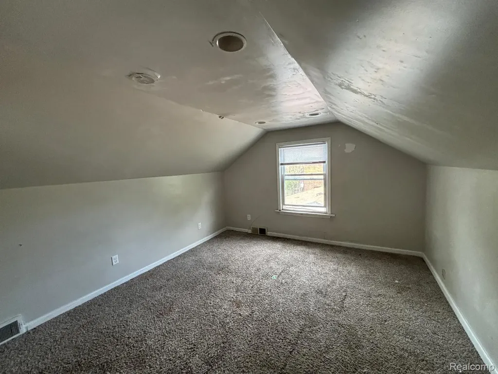 16195 Robson Street Detroit City MI 48235