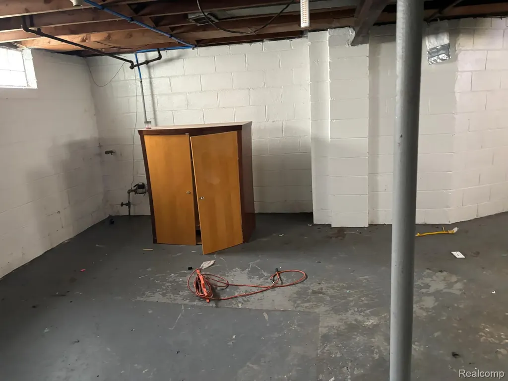 16195 Robson Street Detroit City MI 48235