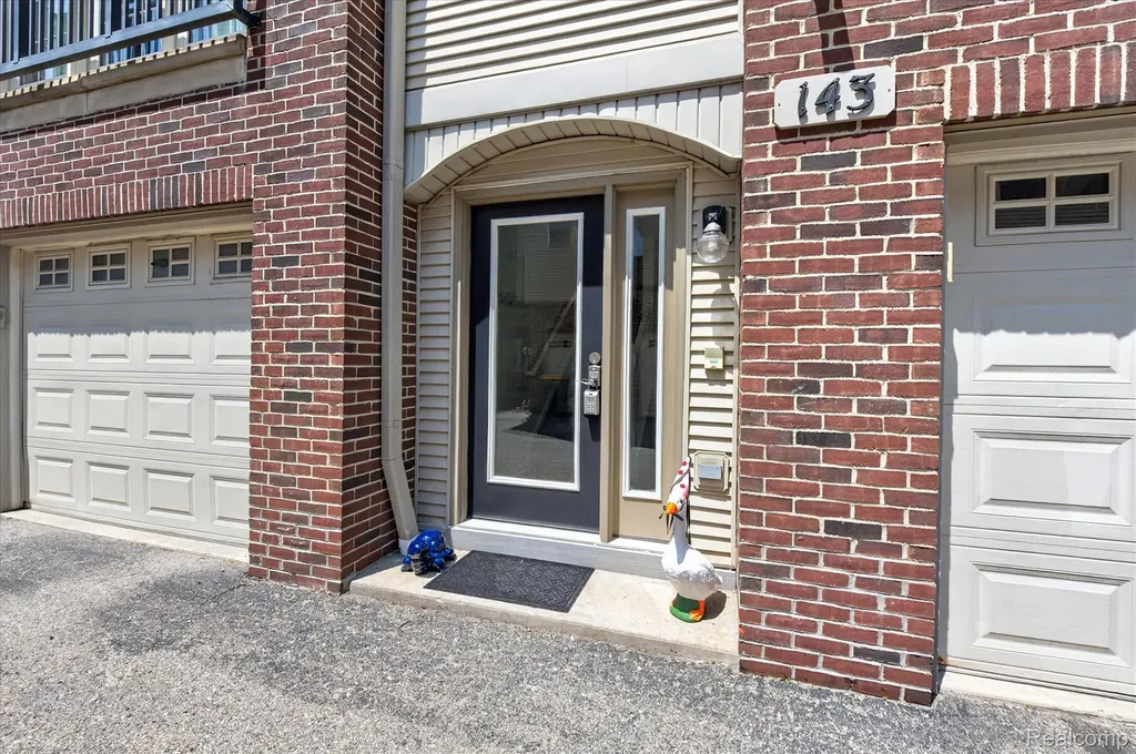 143 S 2nd Street Brighton City MI 48116