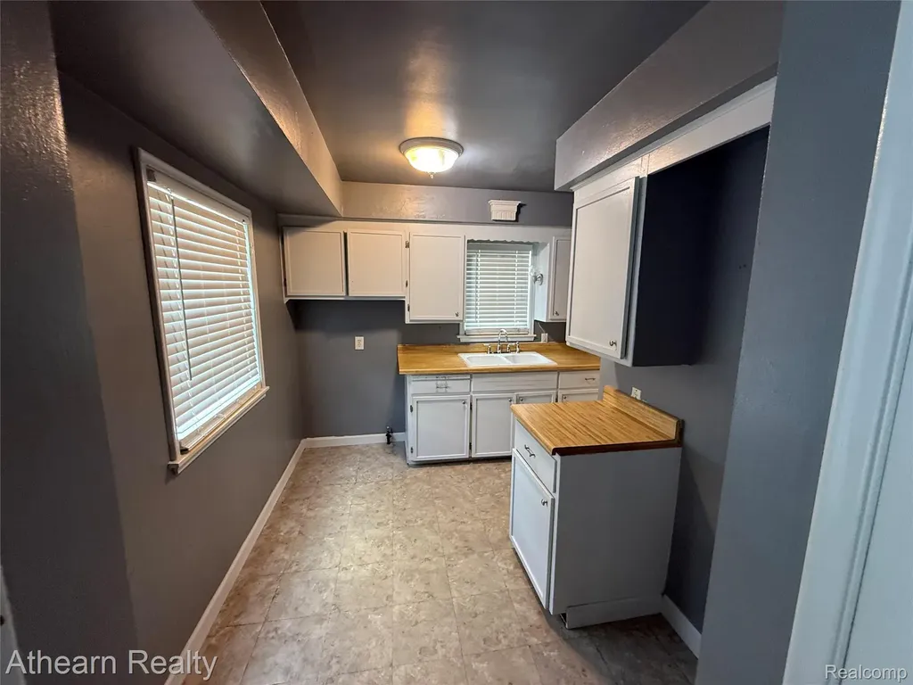 3405 Holly Avenue Flint City MI 48506