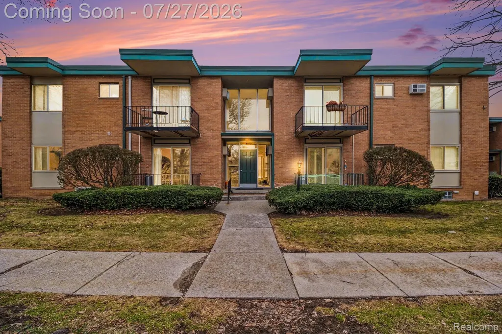 1840 Axtell Drive Troy City MI 48084