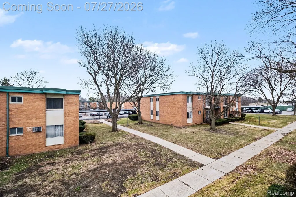 1840 Axtell Drive Troy City MI 48084