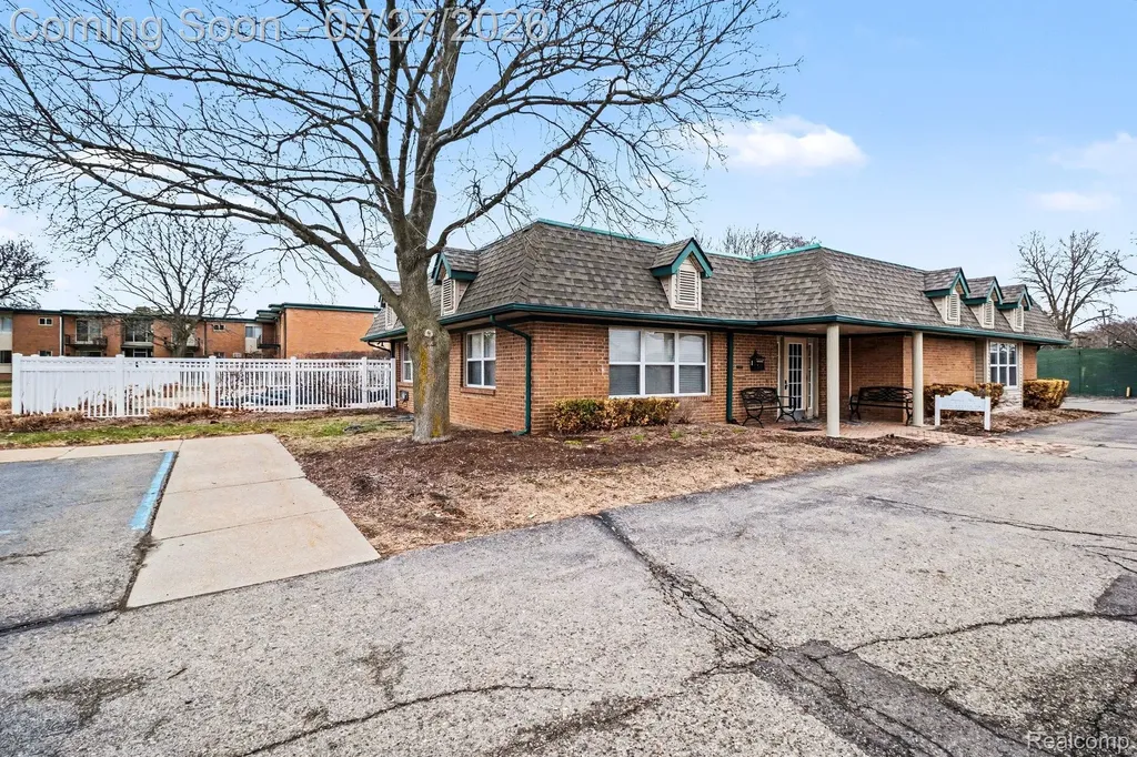 1840 Axtell Drive Troy City MI 48084