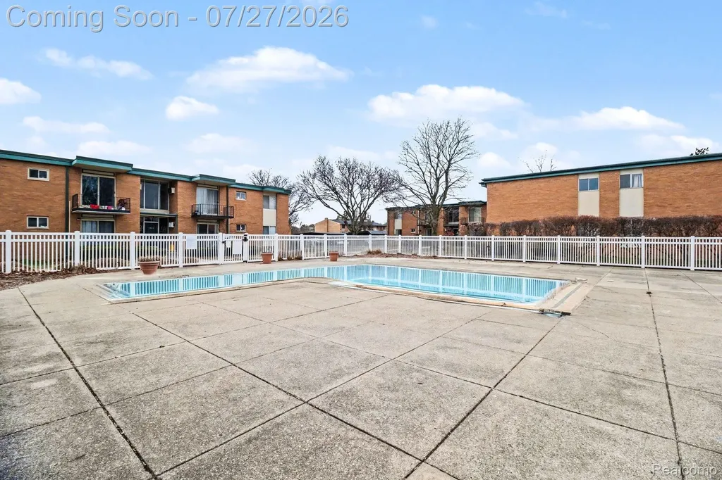 1840 Axtell Drive Troy City MI 48084