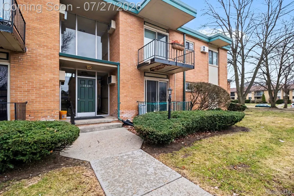 1840 Axtell Drive Troy City MI 48084