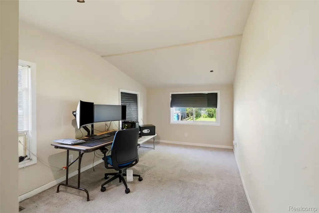 27085 Dartmouth Street Madison Heights City MI 48071