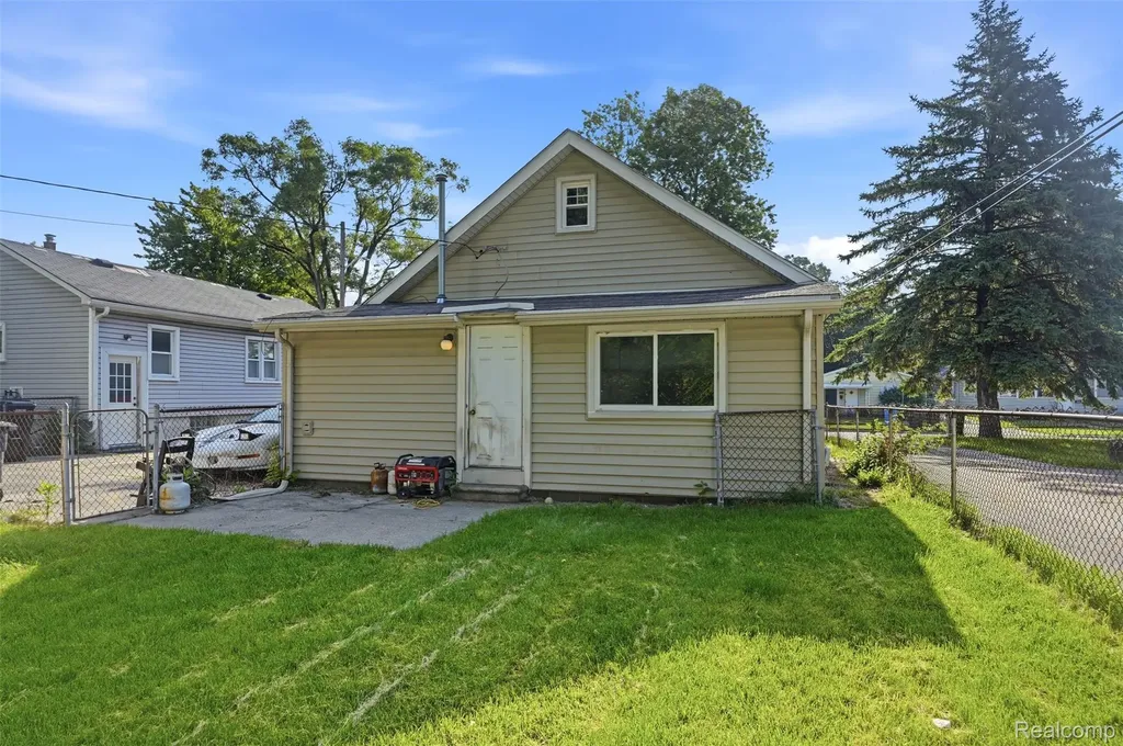 27085 Dartmouth Street Madison Heights City MI 48071