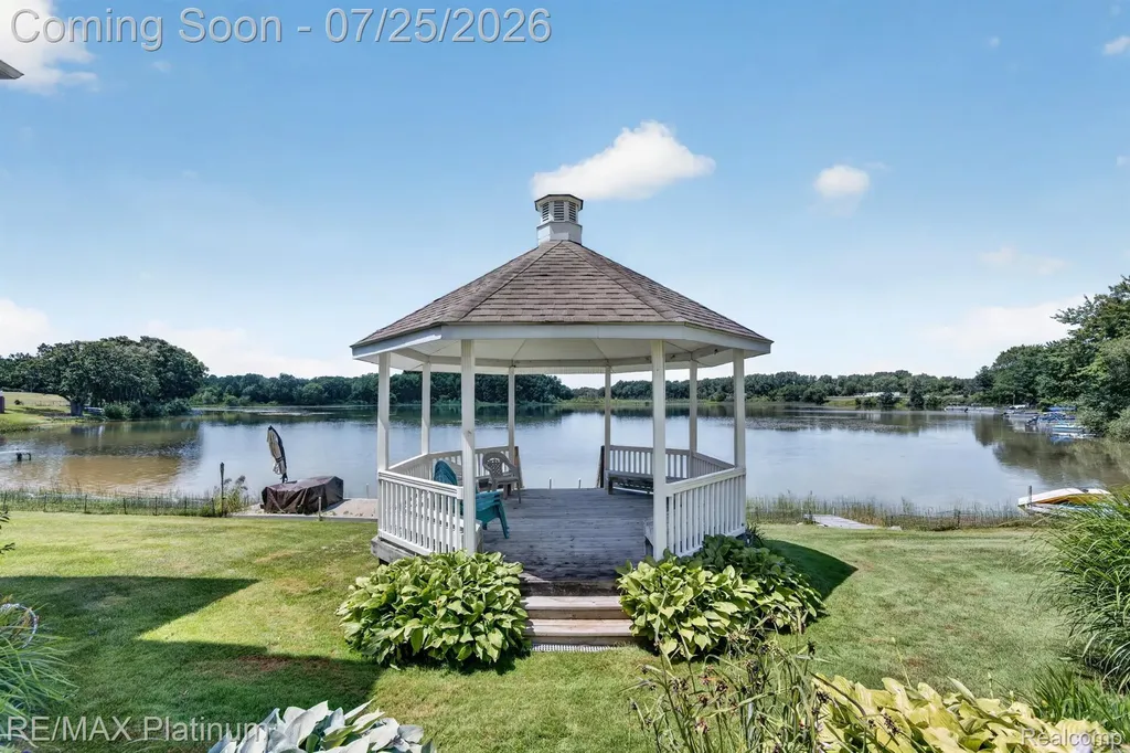 5510 Woodruff Shore Drive Brighton Township MI 48116