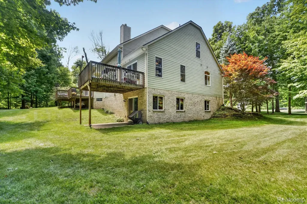 414 Lenox Lane Brighton Township MI 48114