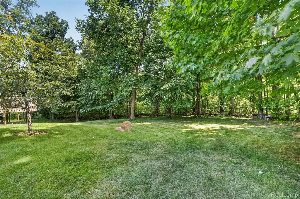 414 Lenox Lane Brighton Township MI 48114