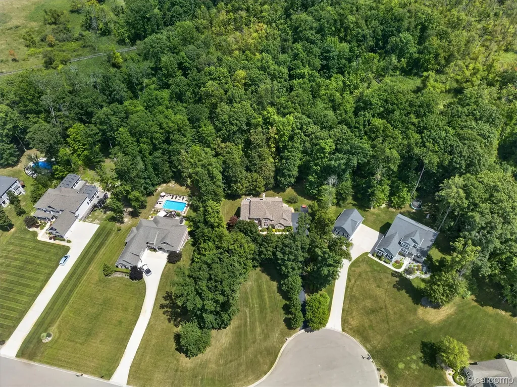 414 Lenox Lane Brighton Township MI 48114
