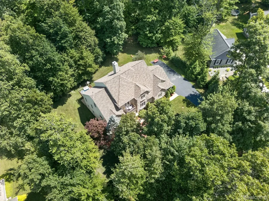 414 Lenox Lane Brighton Township MI 48114
