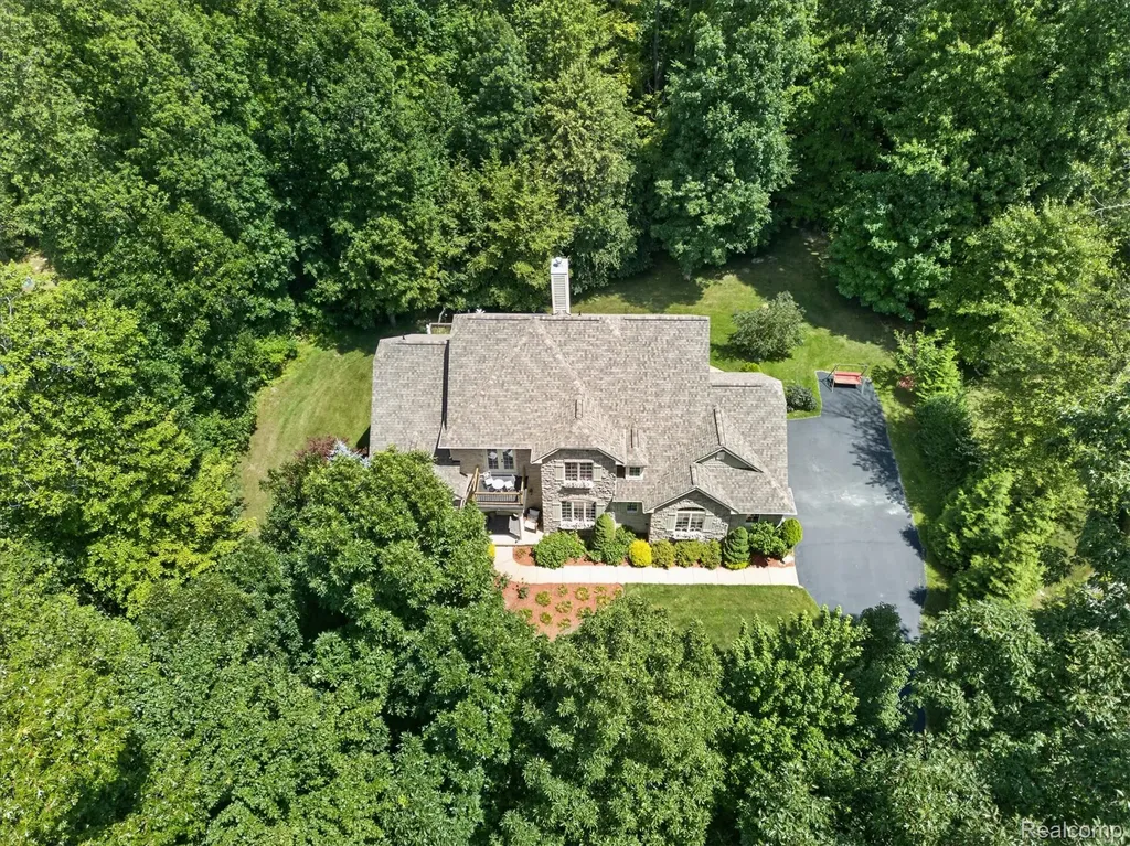 414 Lenox Lane Brighton Township MI 48114