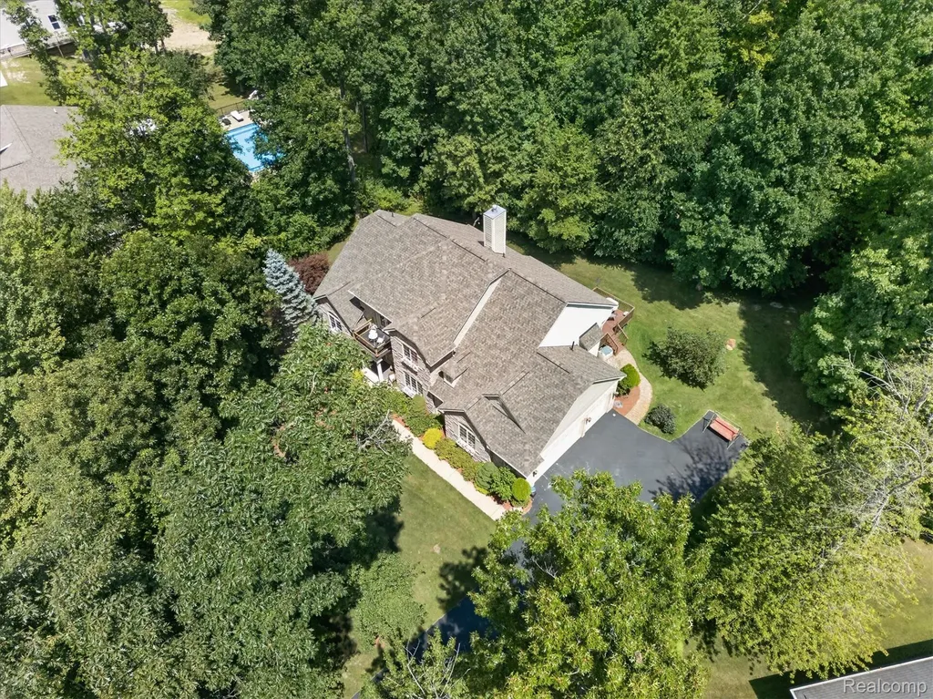 414 Lenox Lane Brighton Township MI 48114