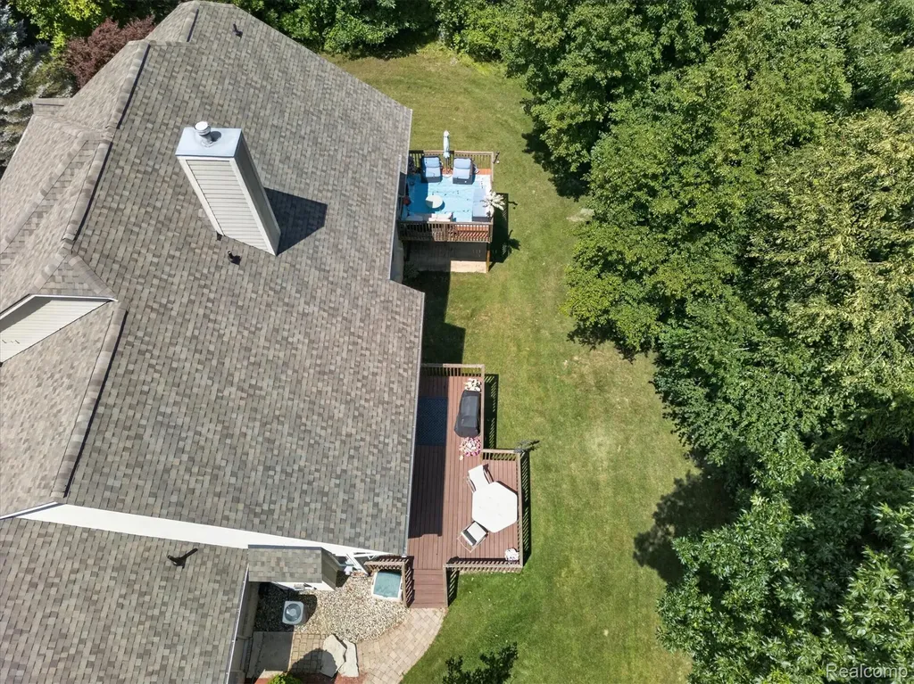414 Lenox Lane Brighton Township MI 48114