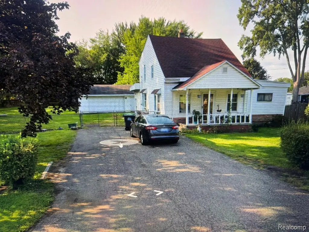 23815 Koths Street Taylor City MI 48180