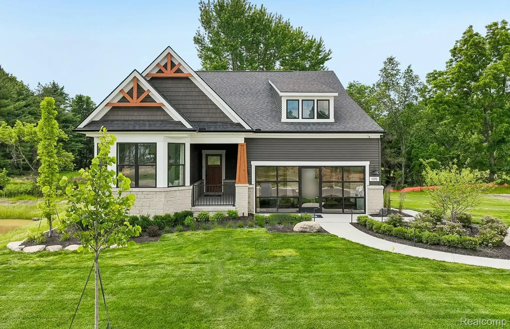 3065 Wyvern Orion Charter Township MI 48359