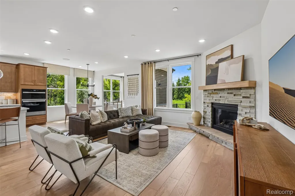 3065 Wyvern Orion Charter Township MI 48359