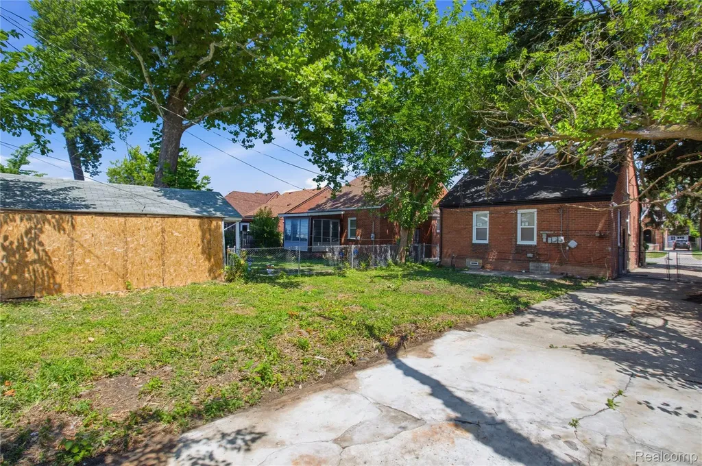 16853 Lindsay Street Detroit City MI 48235