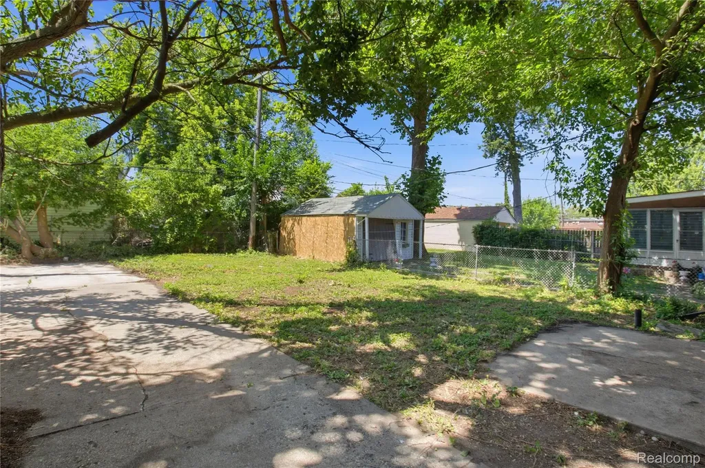 16853 Lindsay Street Detroit City MI 48235