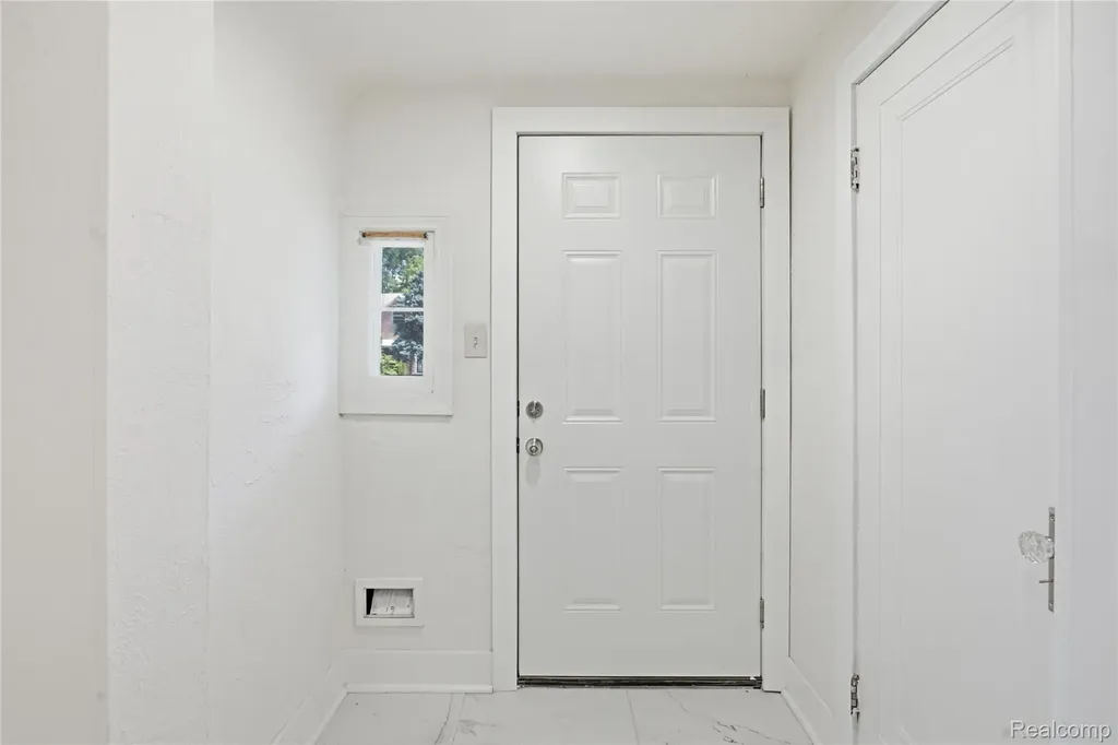 16853 Lindsay Street Detroit City MI 48235