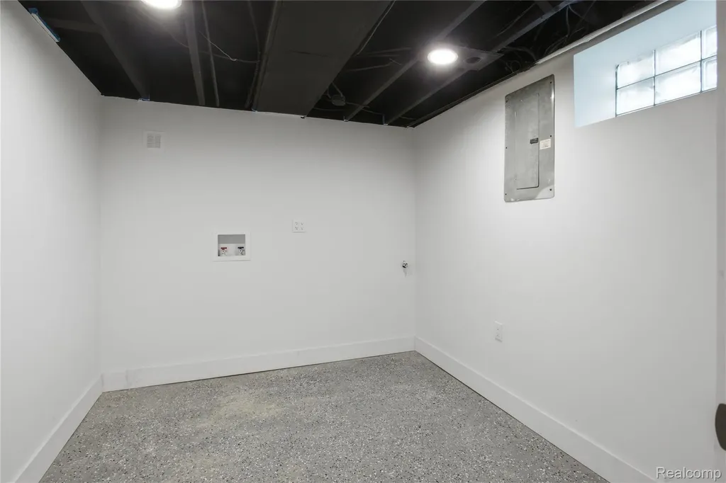 16853 Lindsay Street Detroit City MI 48235