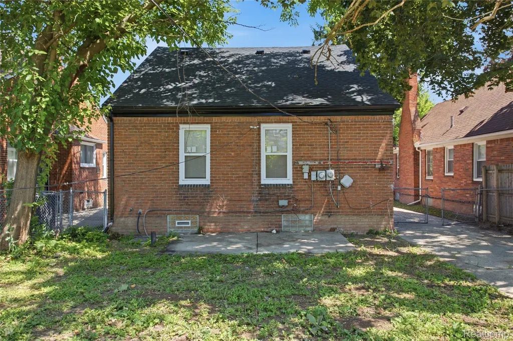 16853 Lindsay Street Detroit City MI 48235