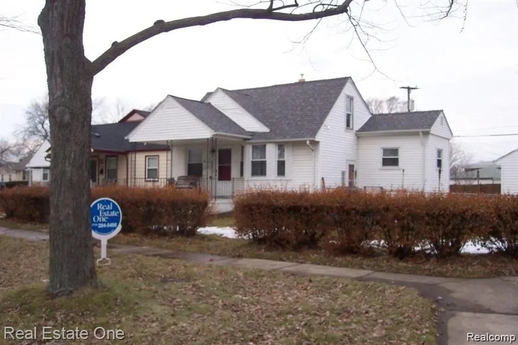2104 Baumey Street Wyandotte City MI 48192