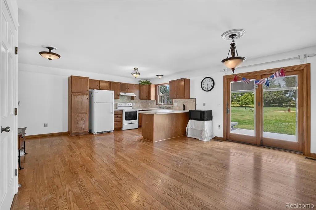 6888 Slawski Drive Handy Township MI 48836