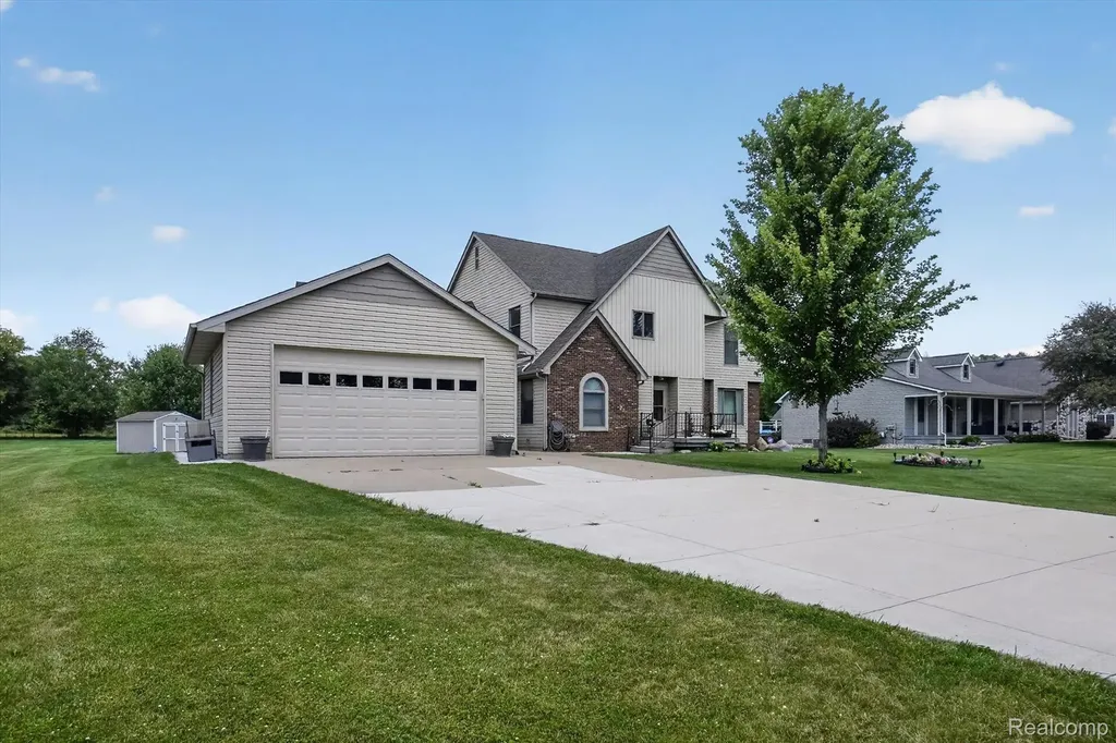 6888 Slawski Drive Handy Township MI 48836