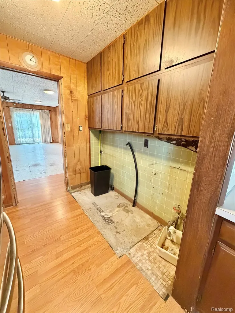 3809 Leith Street Flint City MI 48506