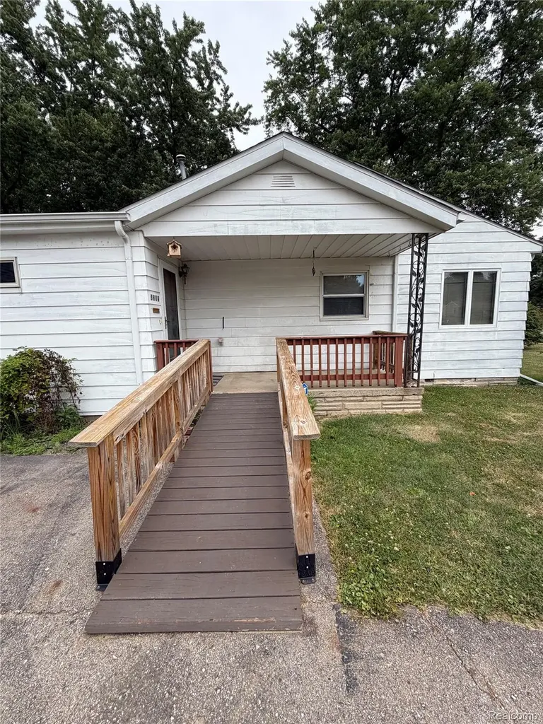 3809 Leith Street Flint City MI 48506