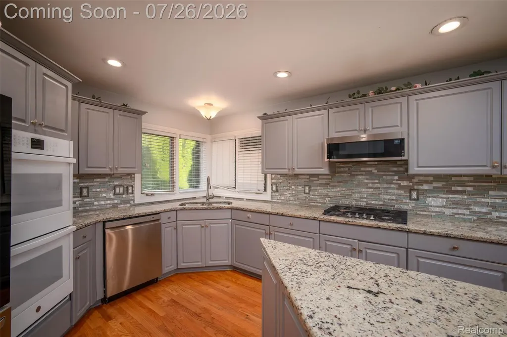 11226 Wilshire Drive Shelby Charter Township MI 48315