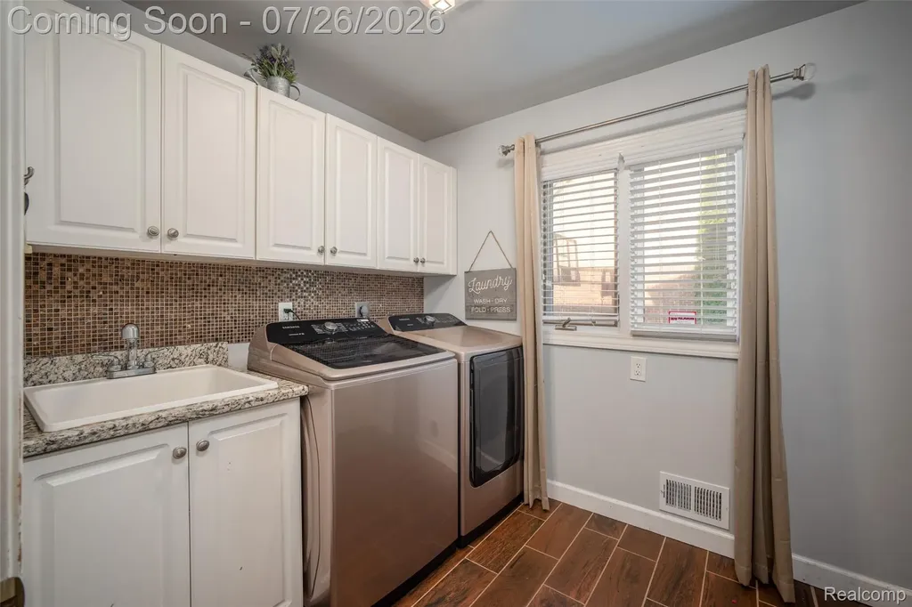 11226 Wilshire Drive Shelby Charter Township MI 48315
