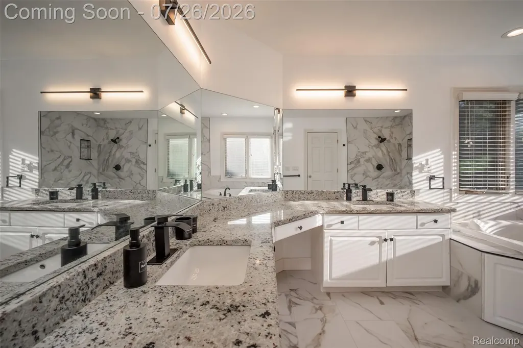 11226 Wilshire Drive Shelby Charter Township MI 48315